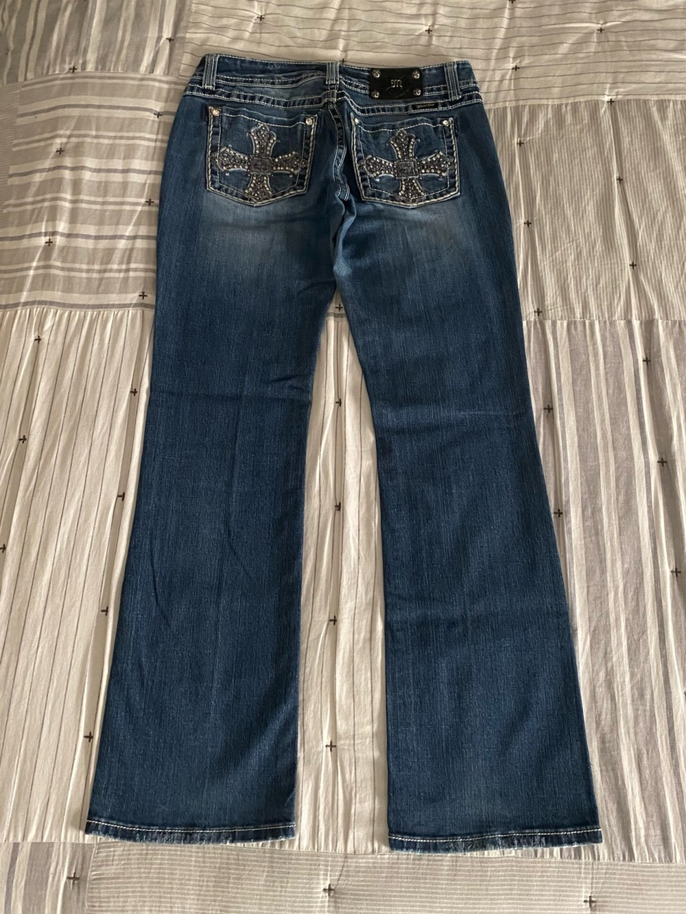 🦋 Miss Me “Like A Prayer” Boot Cut Jeans 🦋 - Picture 4 of 8